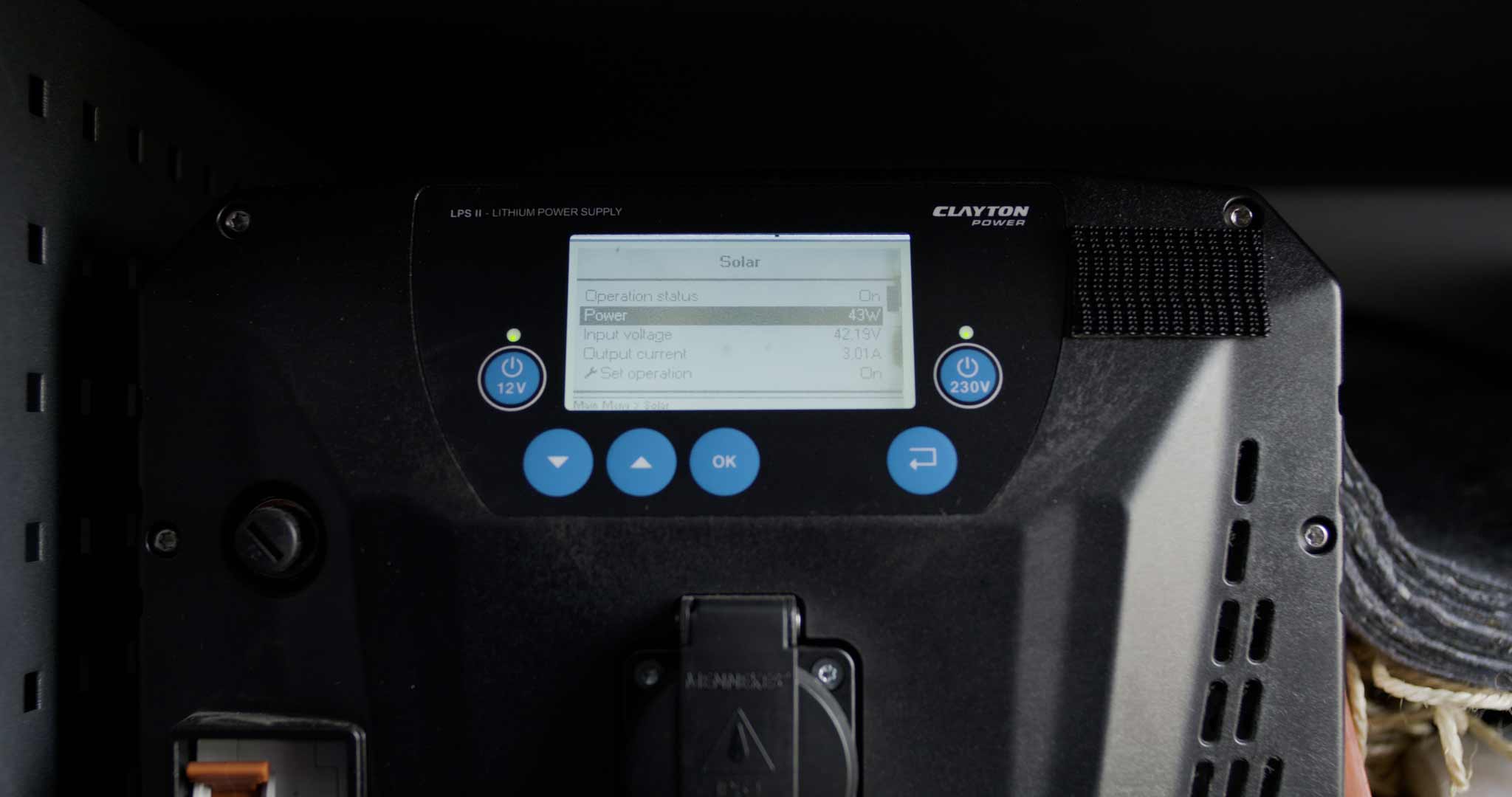 Ekstra powerbank installeret i en VW Crafter-varevogn